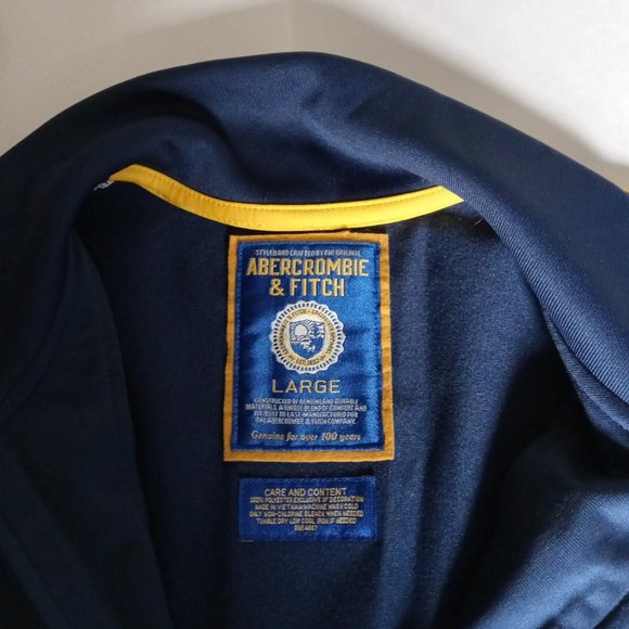 Abercrombie & Fitch - Picture 3 of 6